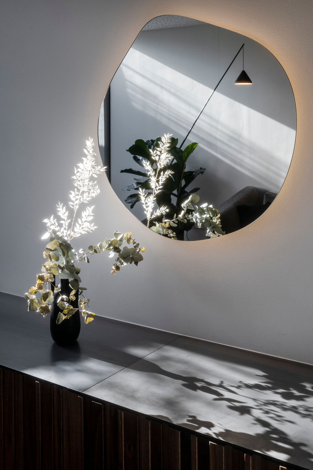 Vibia North, organic shape, mirrorlighting